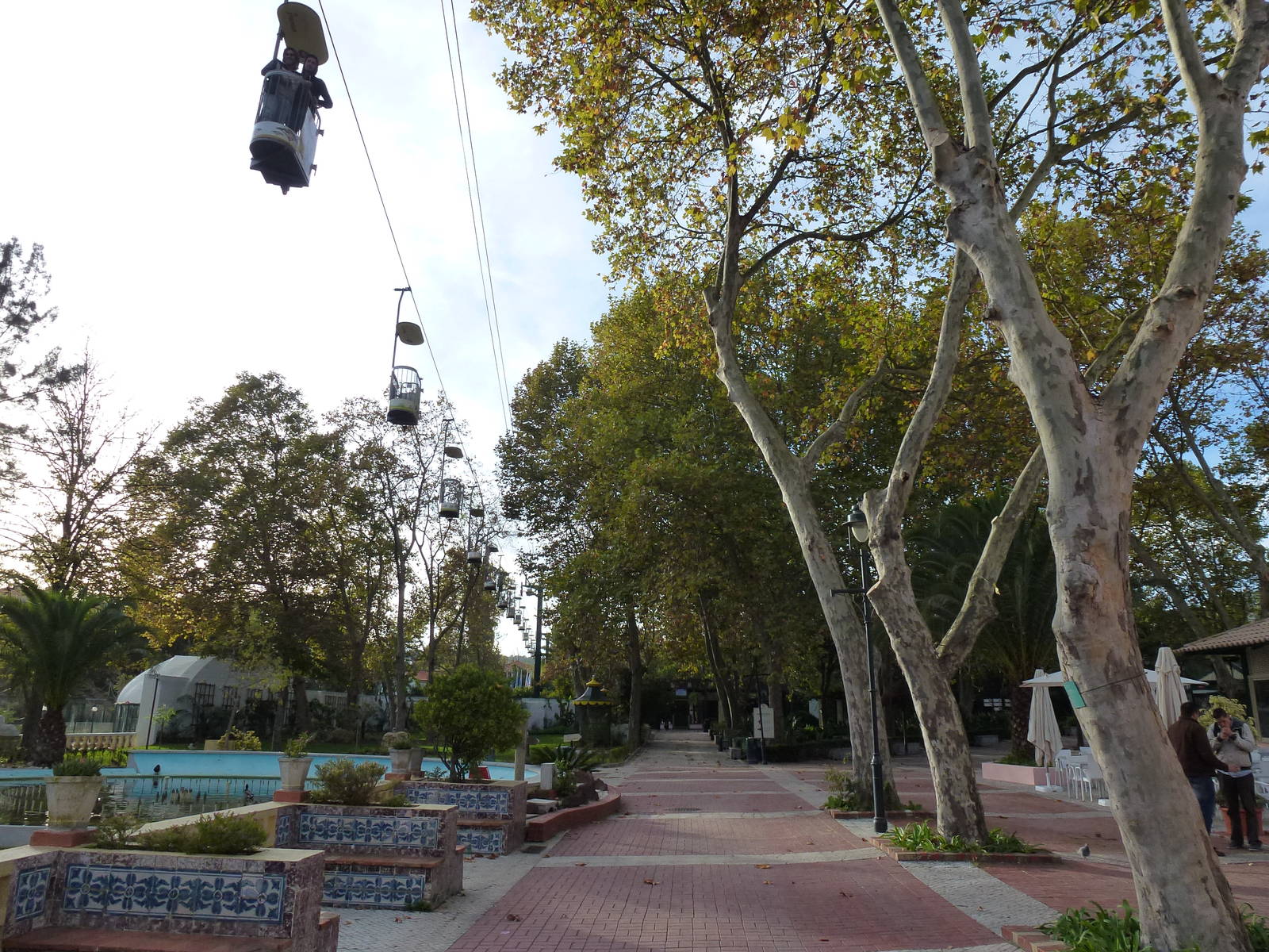 Pathway in external complex, November 2013.