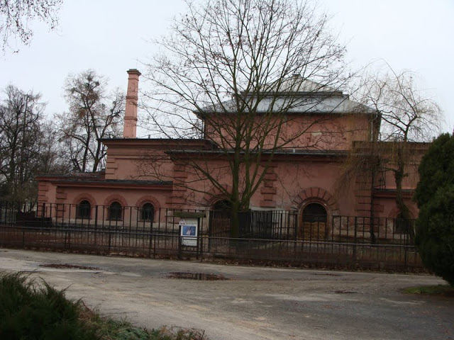 Pavilion of elephants