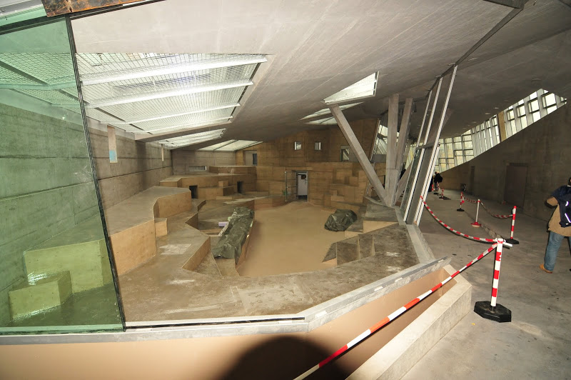 Pavilion of gorillas - first touring 11.11.2012