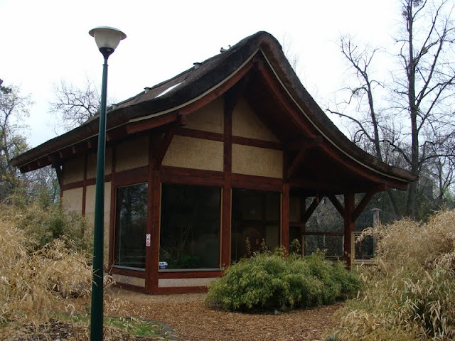 Pavilon of Hylobates lar