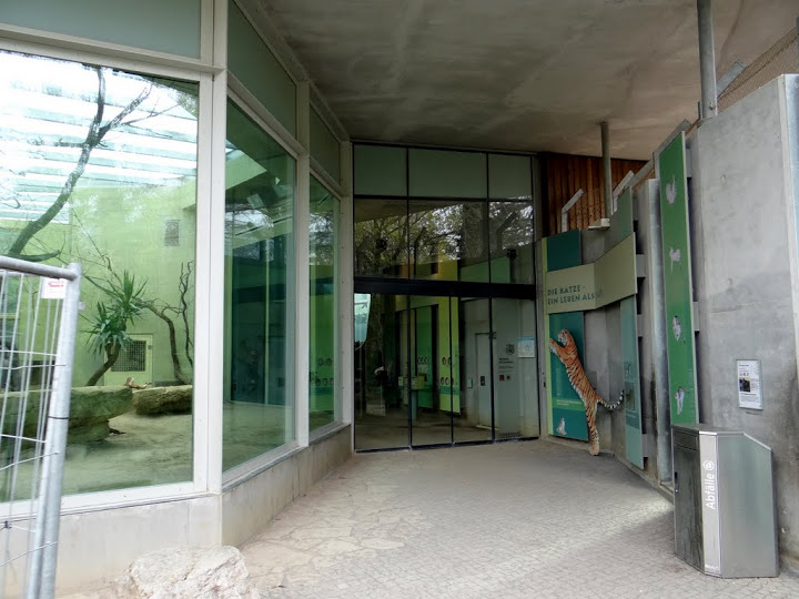 Pavilon of predators