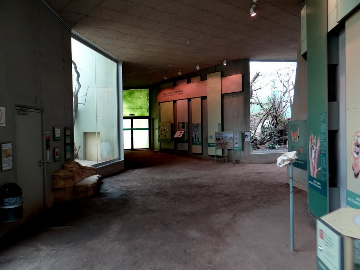 Pavilon of predators