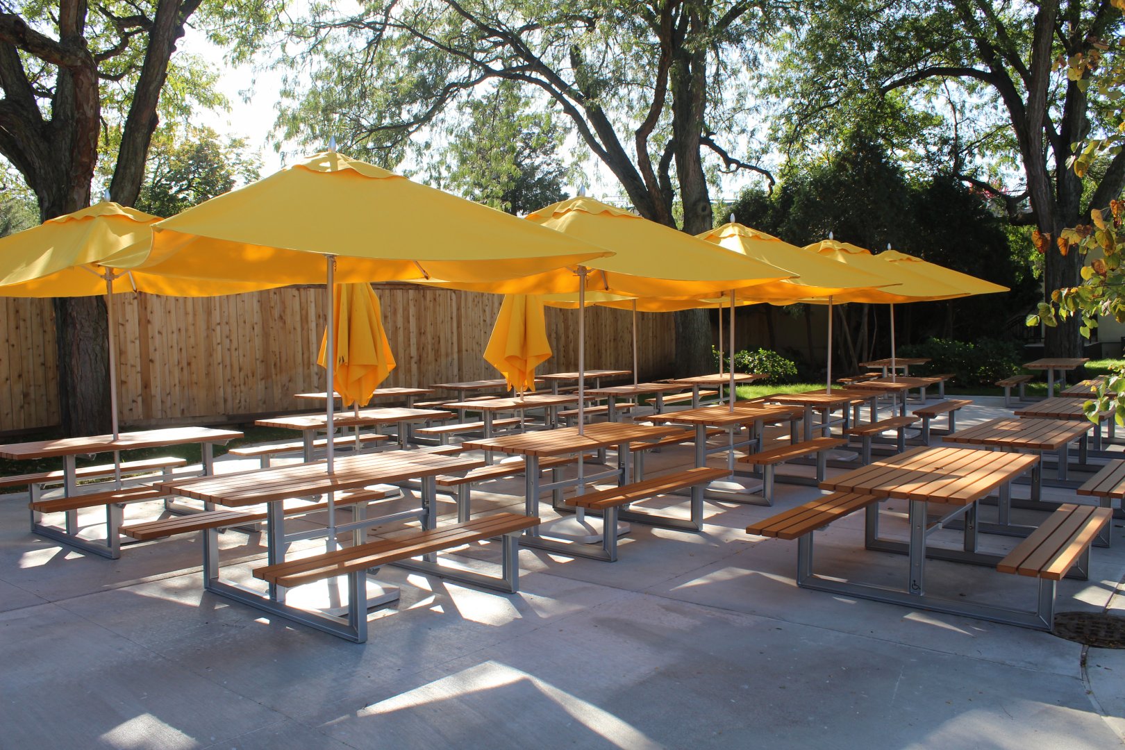 Peacock Cafe & Grill - Outdoor Seating Area