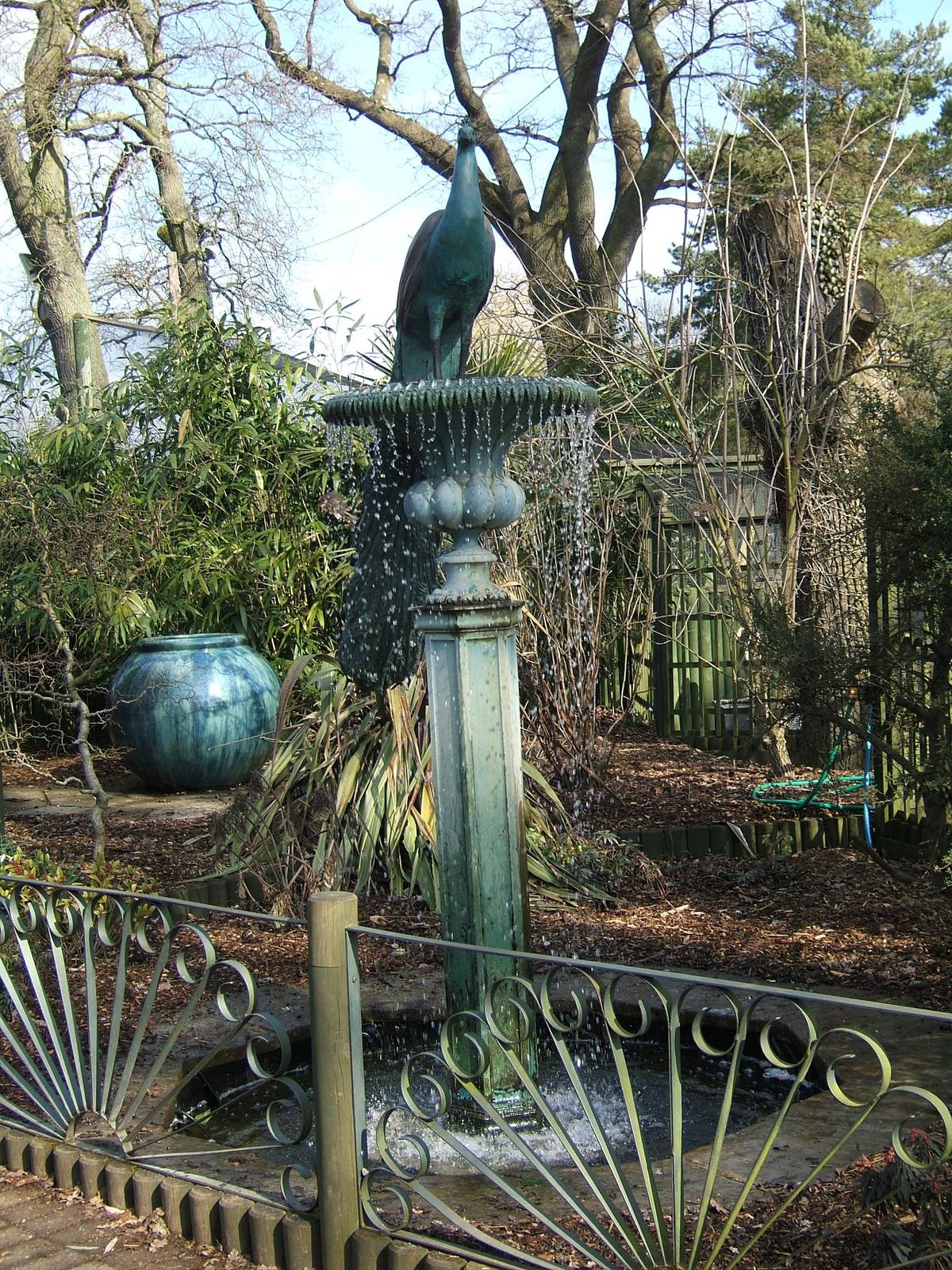 Peacock fountain at Beale Park, 13th March 2010