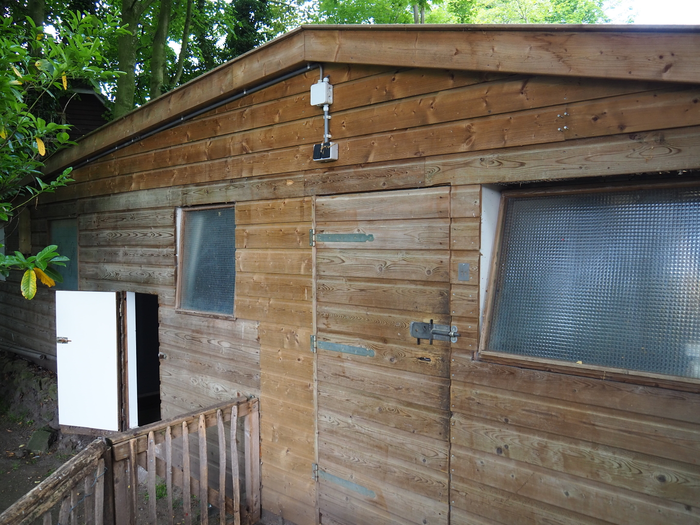 Pelican house, 2019-05-25