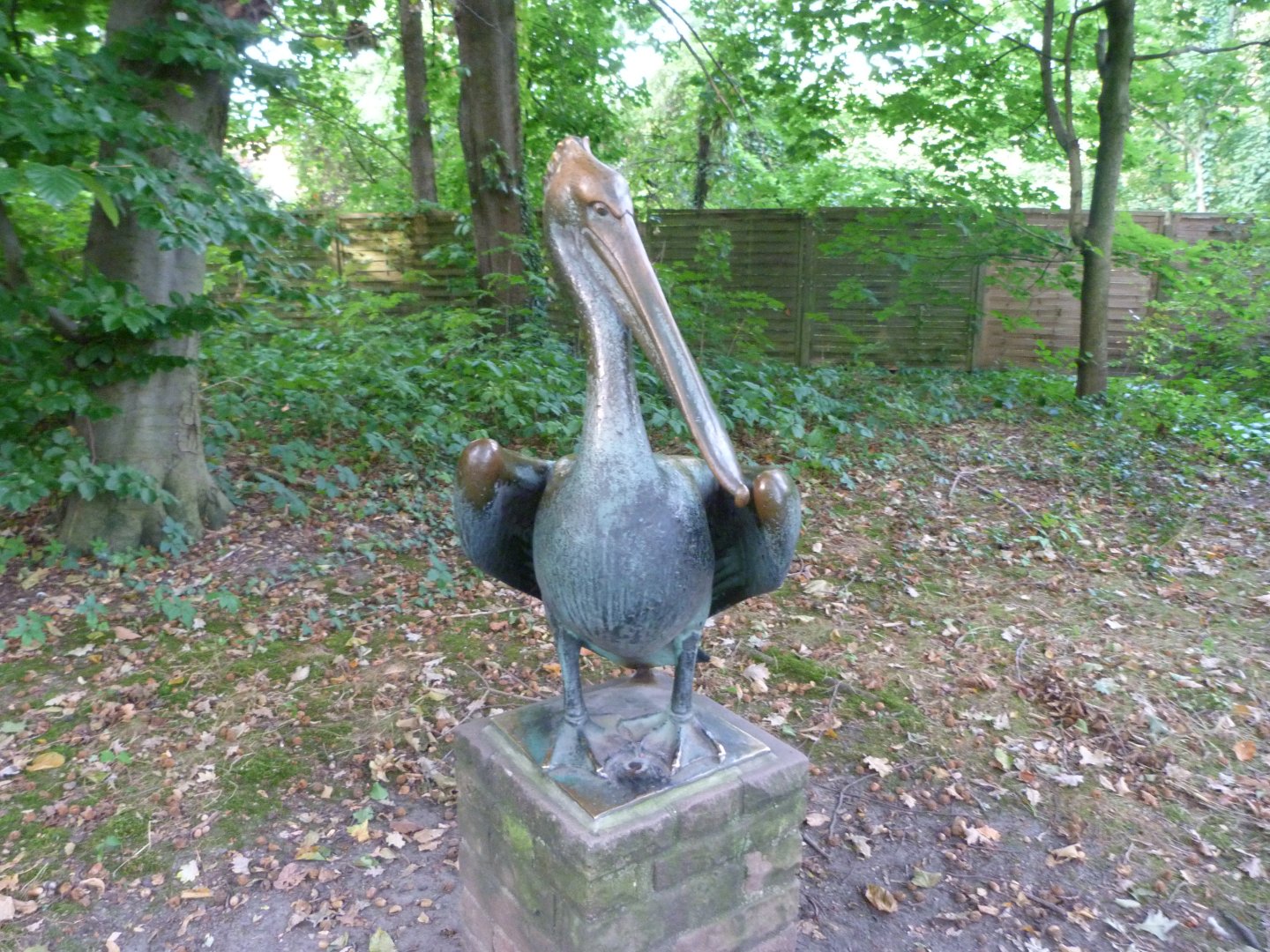 Pelican statue -Tierpark Berlin (2024)