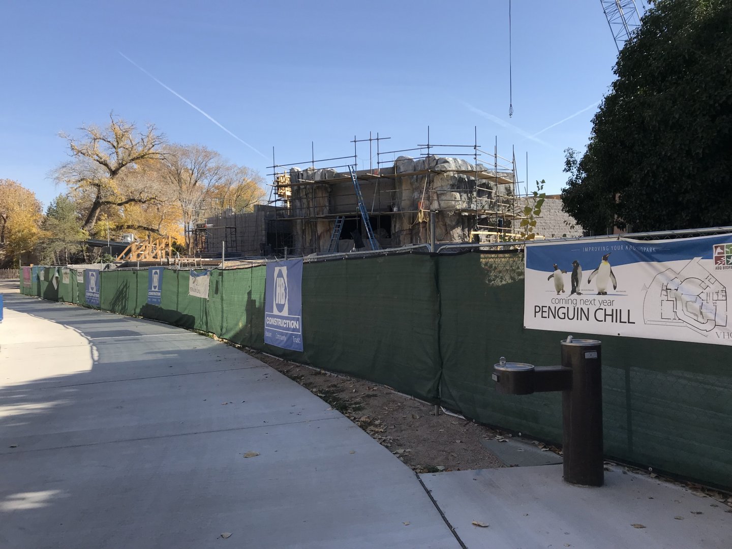 Penguin Construction_002