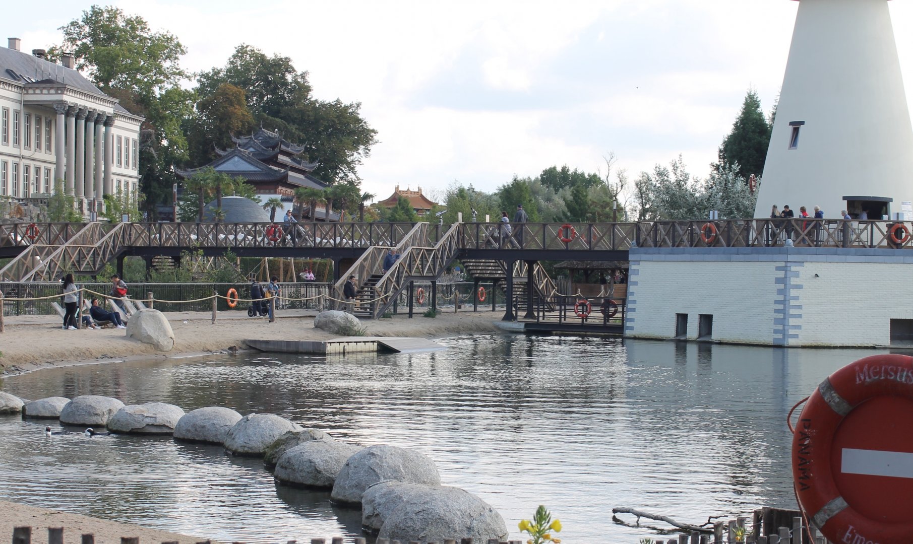 Penguin - Seal enclosure