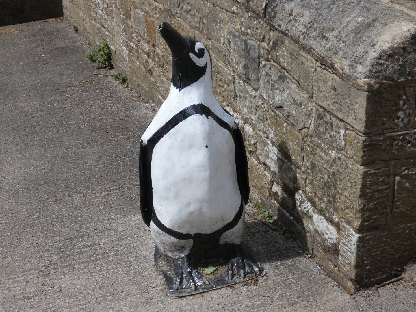 Penguin statue