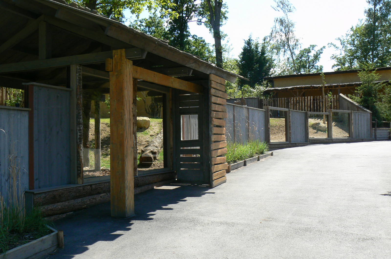 Peruvia - Tapirs and giant anteaters mixed exhibit