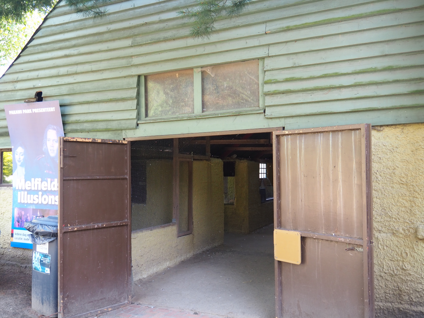 Petting zoo barn, 2019-08-11