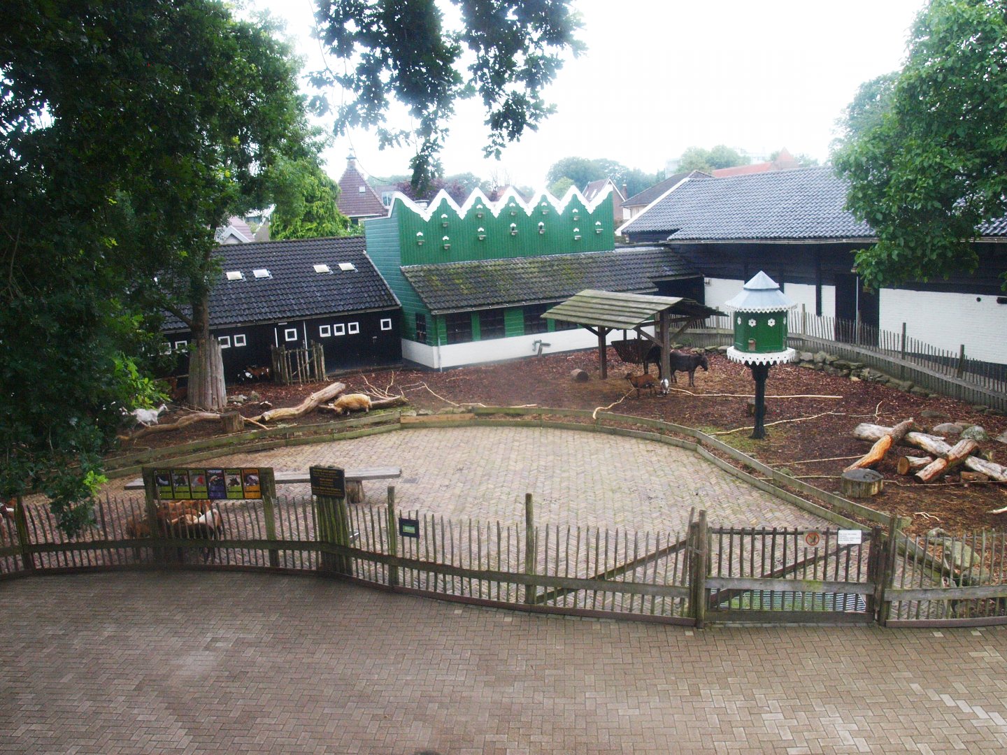 Petting zoo paddock and buildings, 2015-07-19