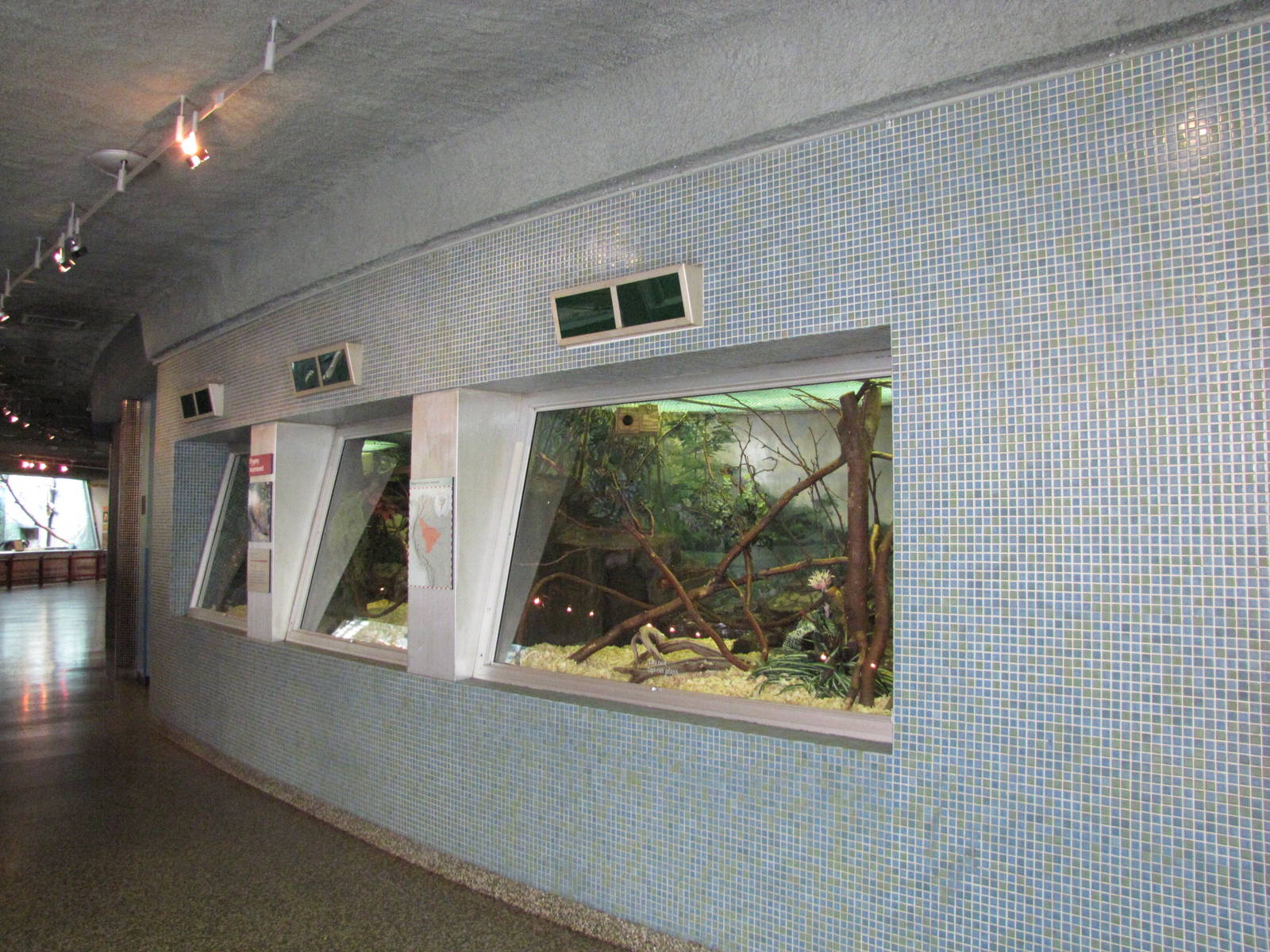 Philadelphia Zoo 2010 - General view in Rare Animal Conservation Center