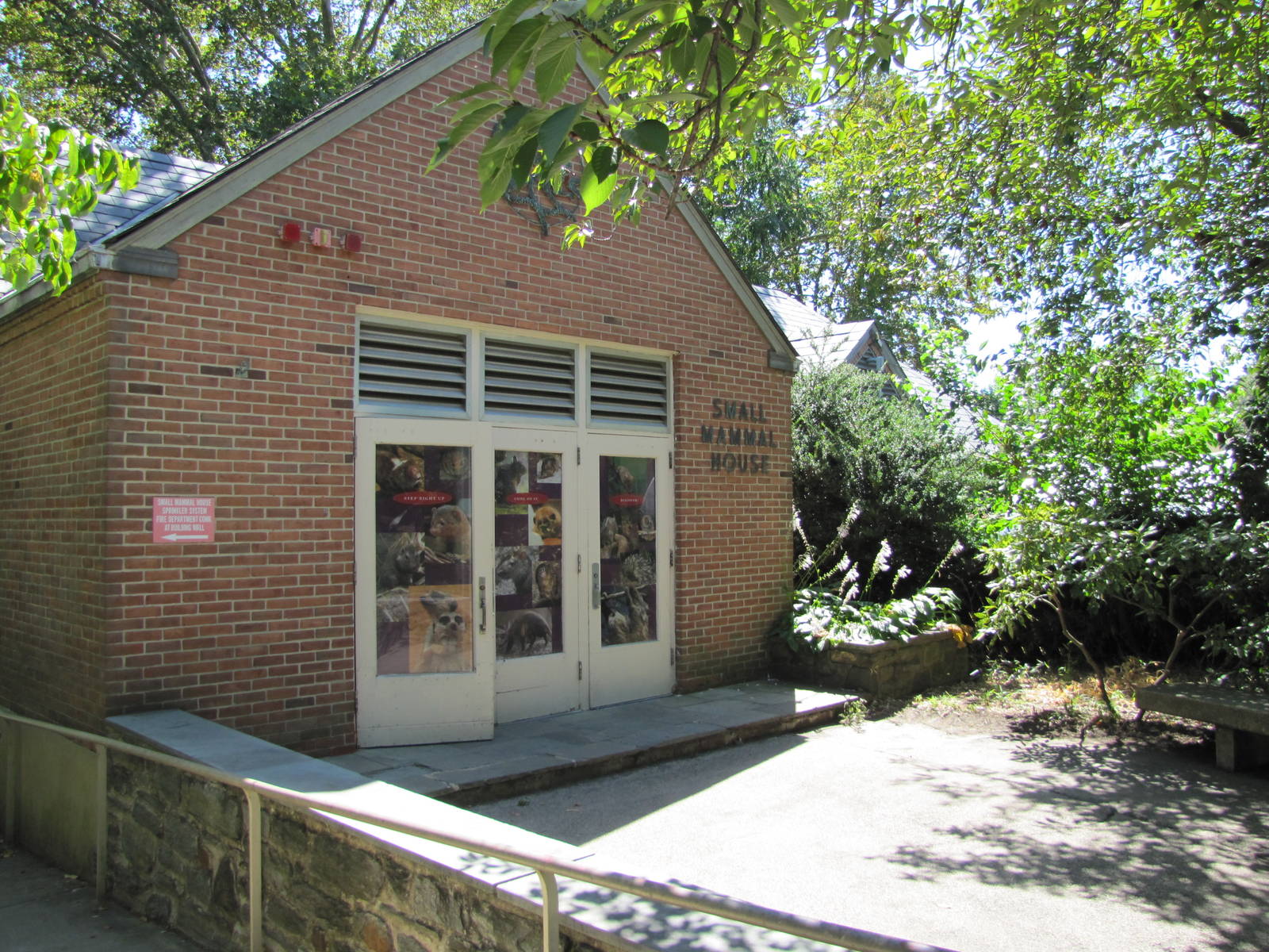 Philadelphia Zoo 2010 - One entrance of Small Mammal House