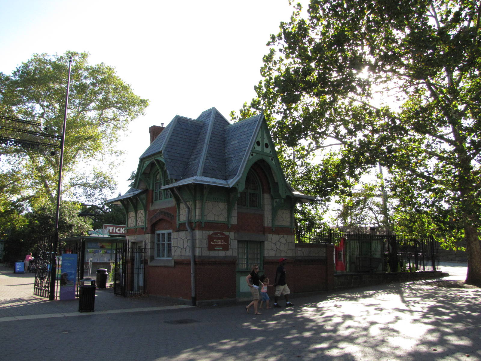 Philadelphia Zoo 2010 - Right part of the main gate from the street