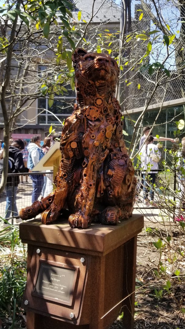Philly - Big Cat Falls statue #5, cat