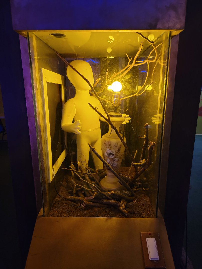 Philly Insectarium - Unsigned / empty?