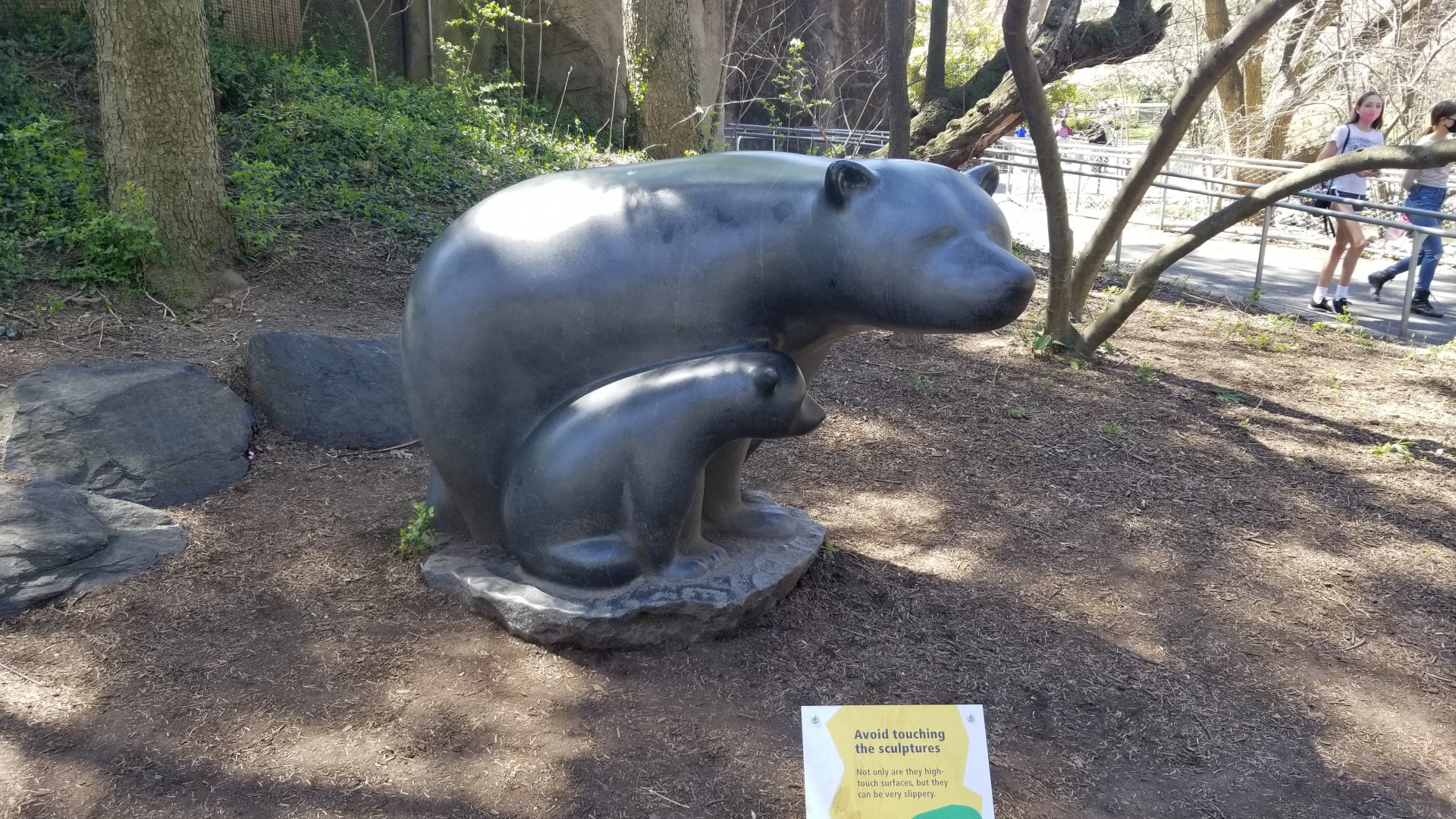 Philly - Polar bear statue