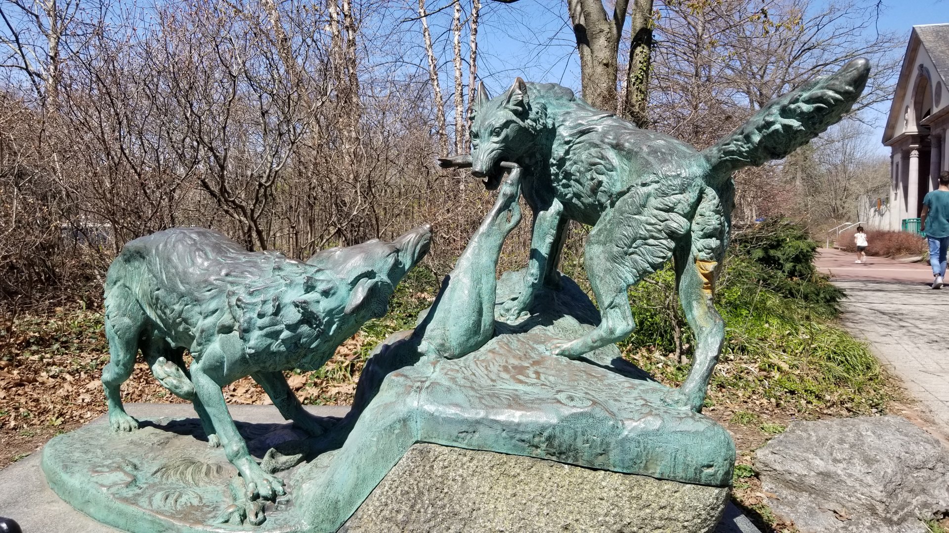 Philly - Wolf statue