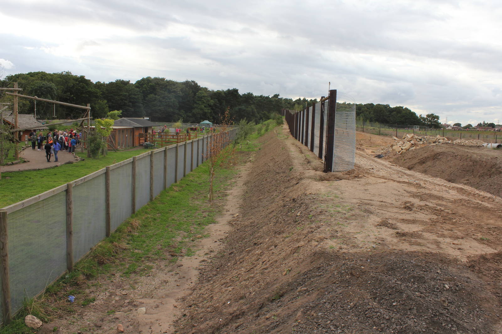 Photo showing proximity 2nd Polar bear enclosure to the S.American Viva enc
