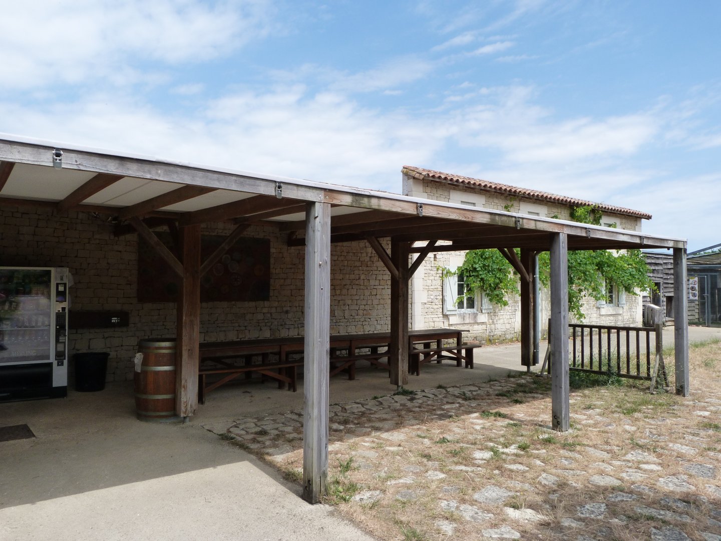 Picnic zone in the farmhouse -Zoodyssée (2025)