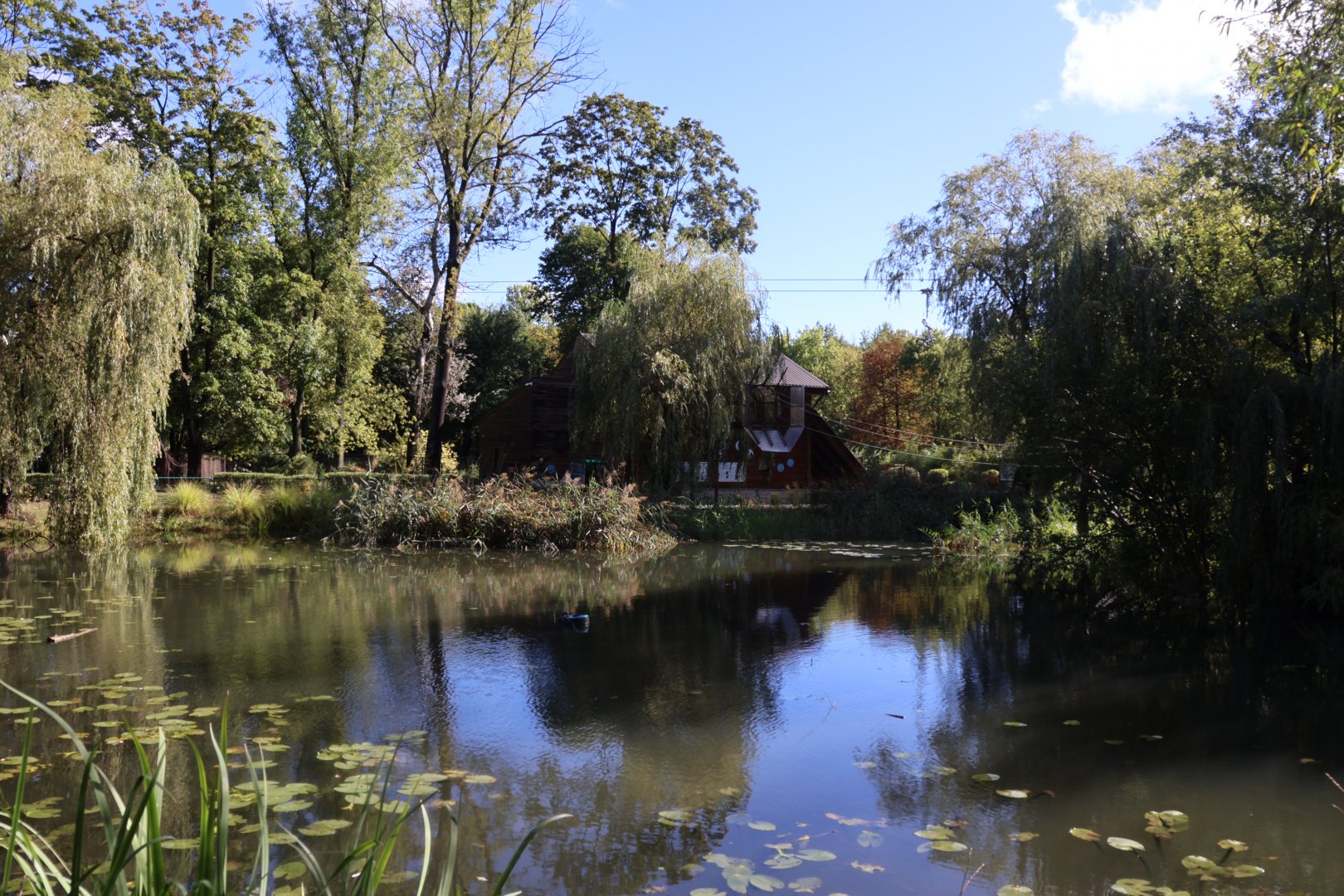 Pileated Gibbon House