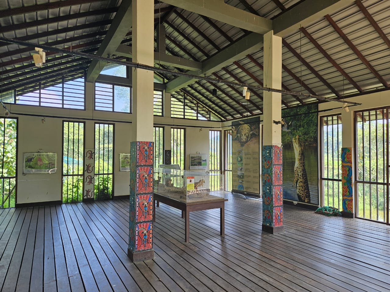 Pinnawala Zoo - Crocodile Education building