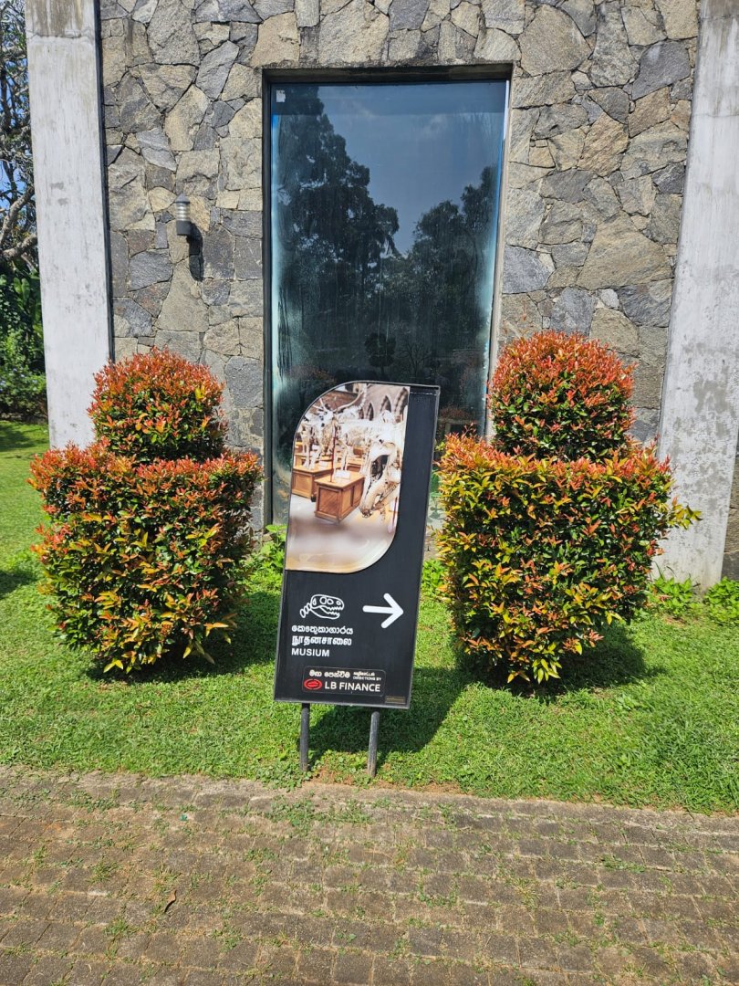 Pinnawala Zoo - Musium or Museum?