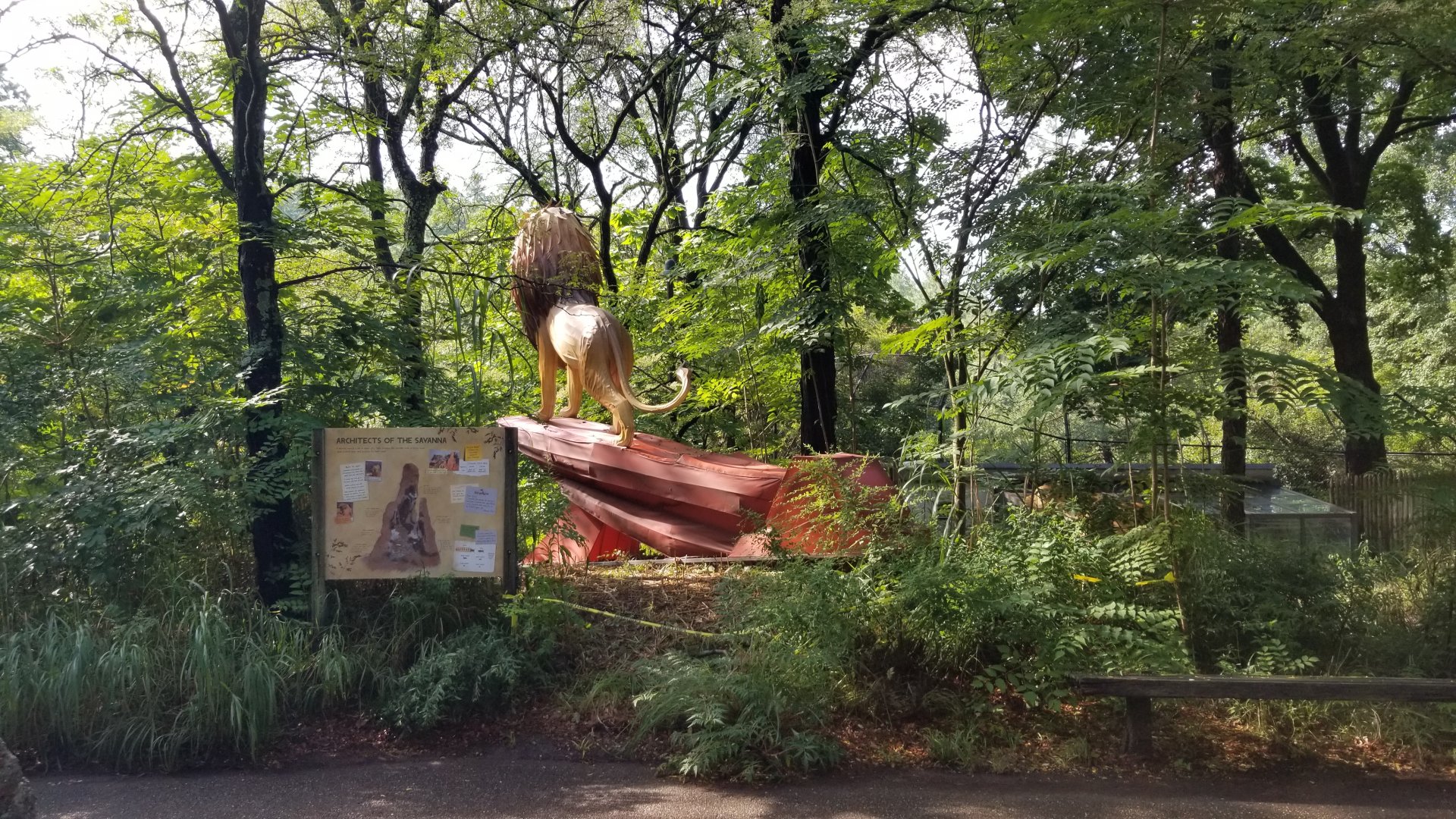 Pittsburgh 8/21 - Lion lantern