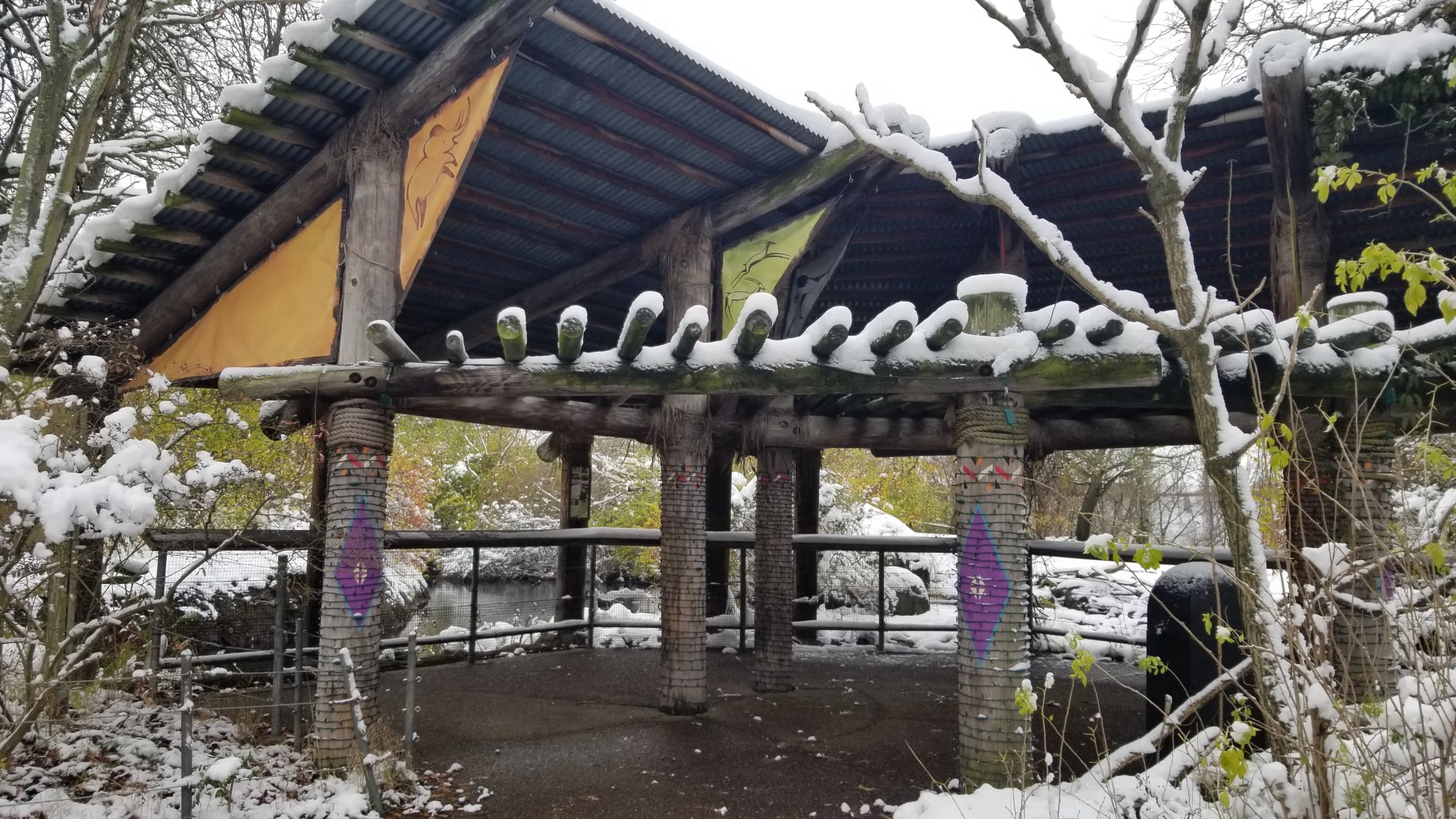 Pittsburgh Zoo - Outdoor elephant viewing area