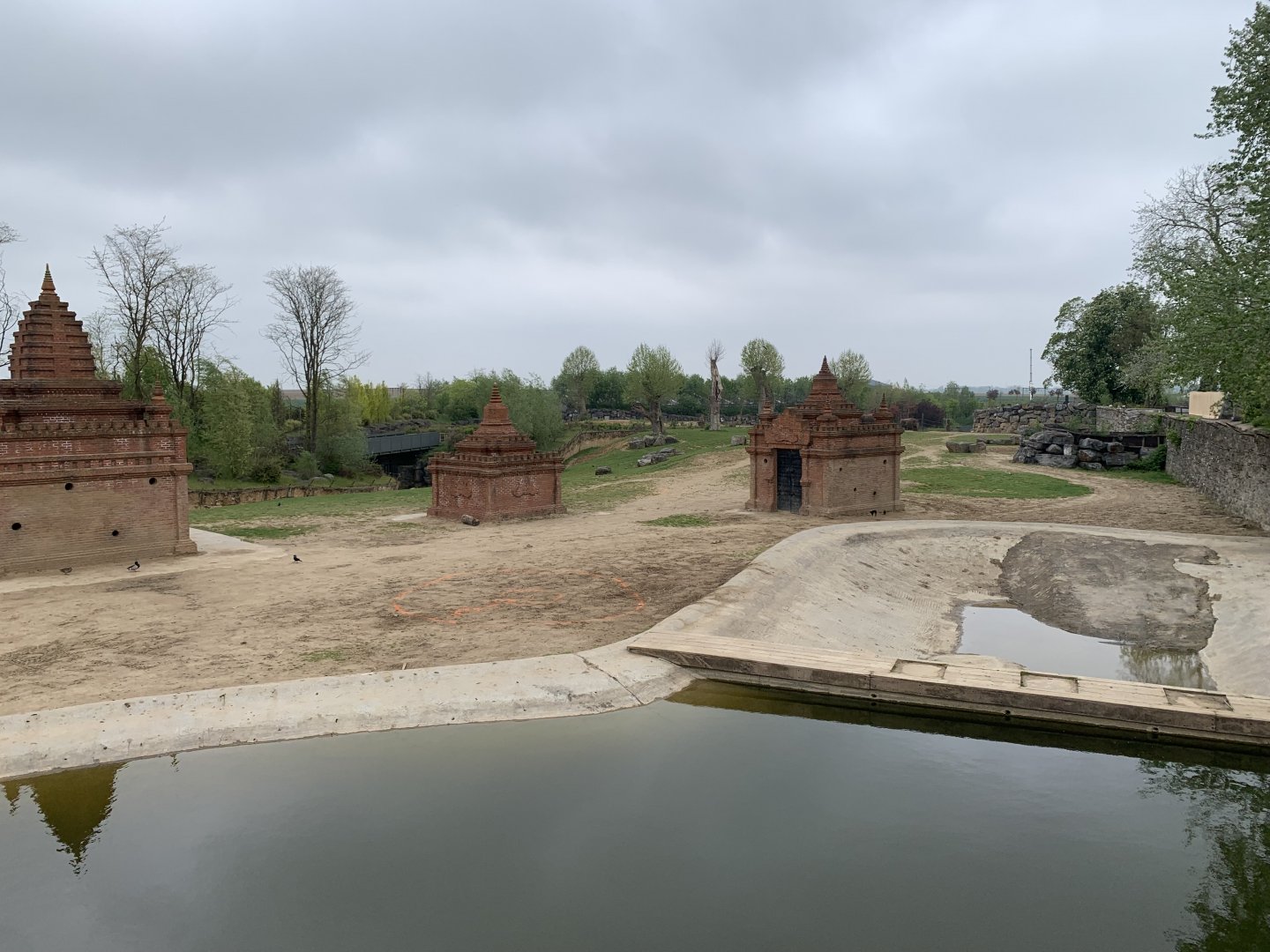 Places for new gibbon habitat