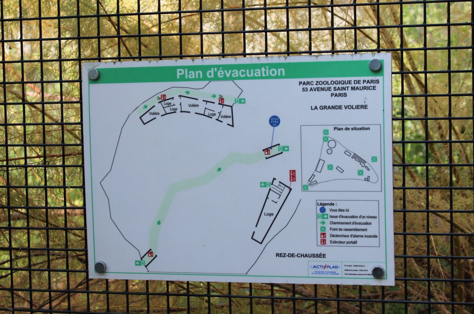 Plan African walk-through aviary