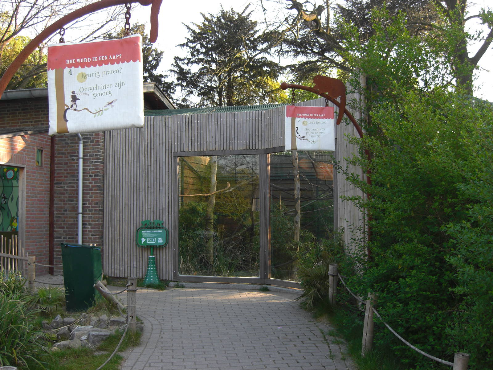 Plaswijckpark Rotterdam - Black-capped Capuchin enclosure