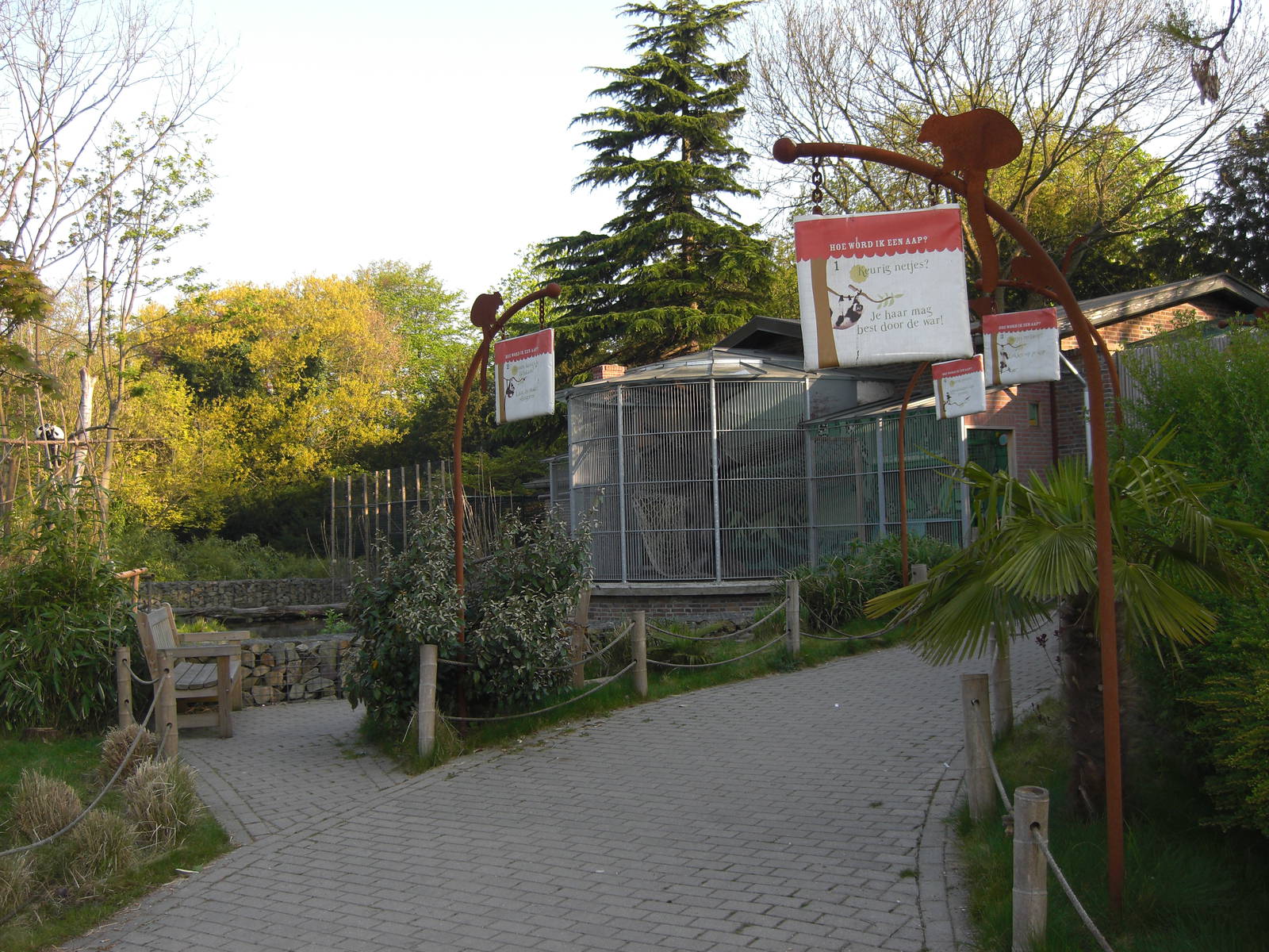 Plaswijckpark Rotterdam - Old ape house