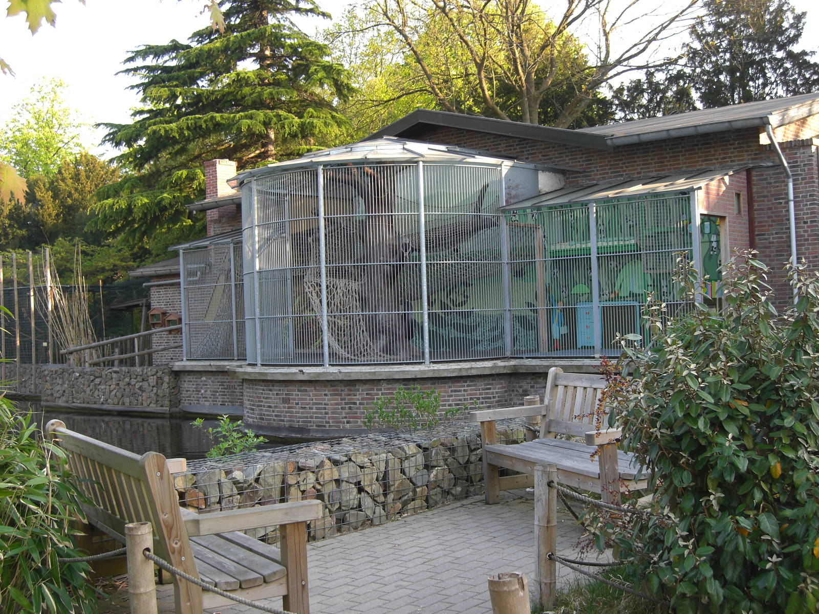 Plaswijckpark Rotterdam - Old ape house