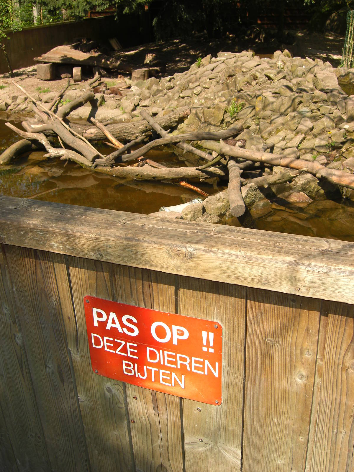 Plaswijckpark Rotterdam - Small-clawed otter enclosure