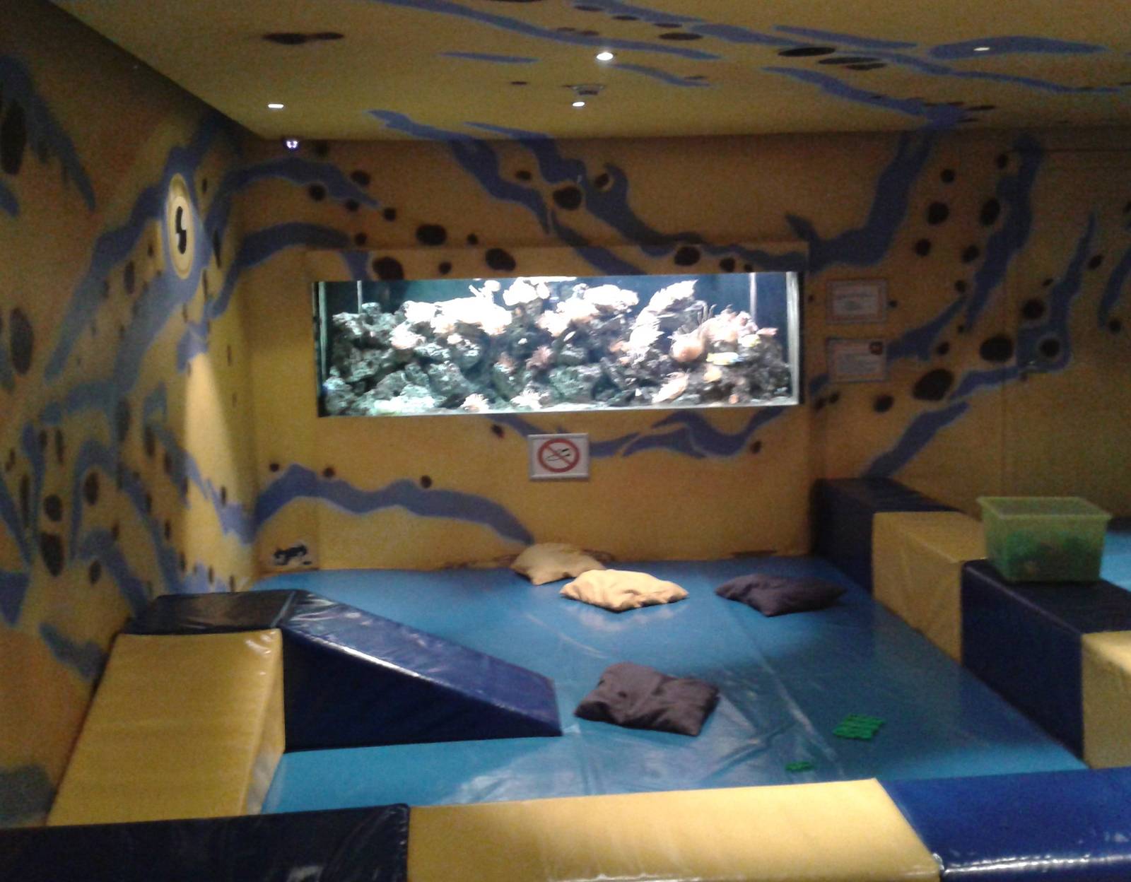 Play corner with aquarium
