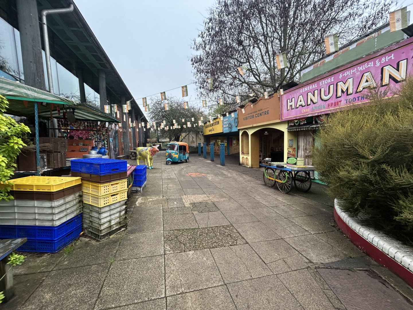 Plaza - Land of the Lions