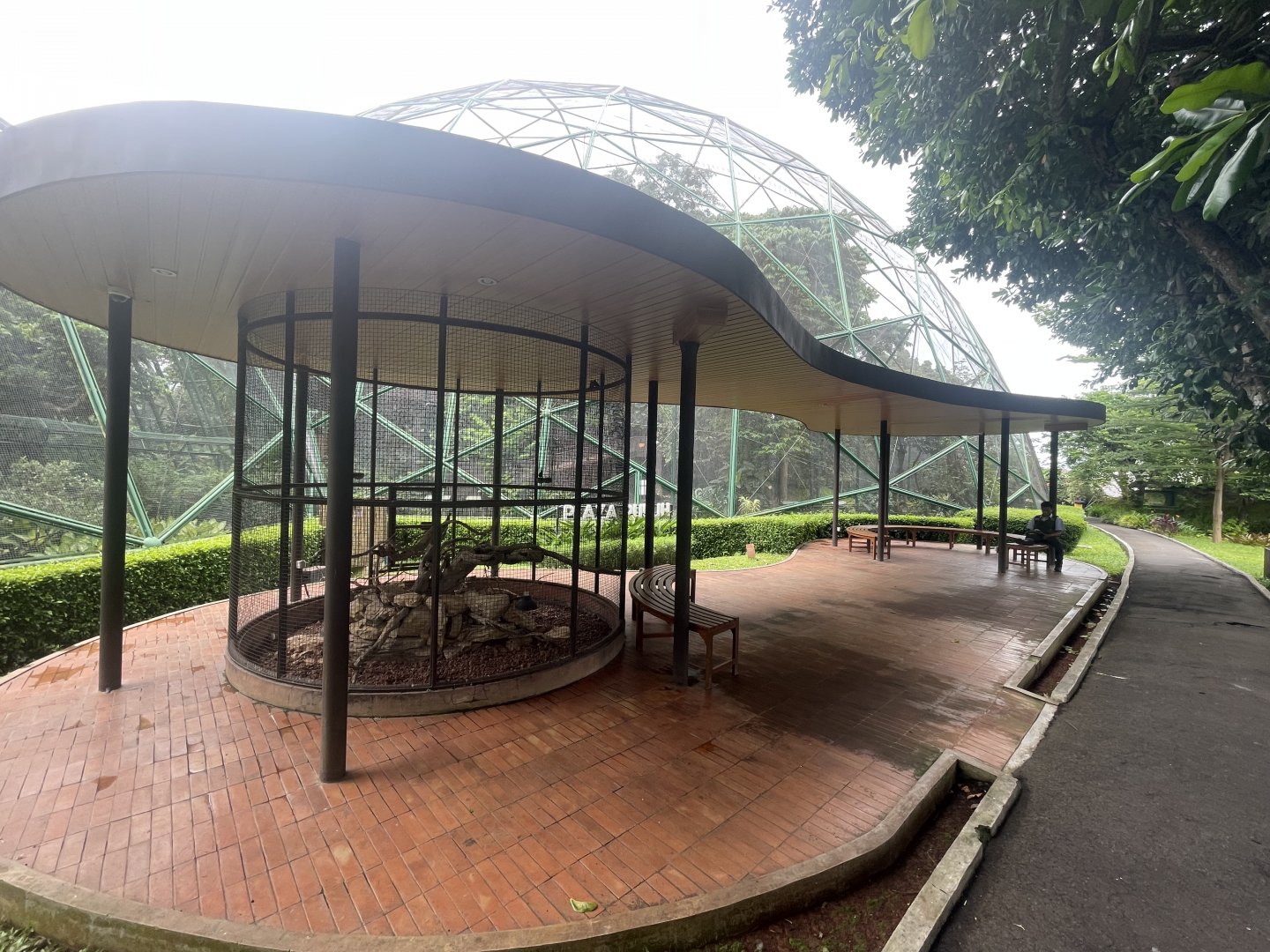 plaza puyuh - taman burung