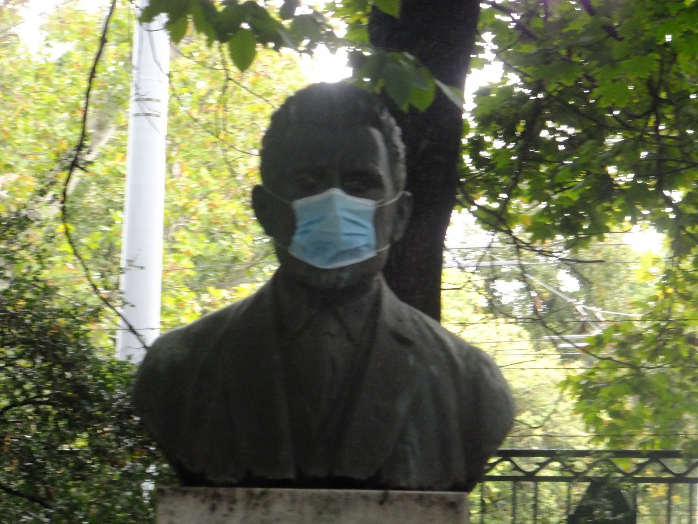 Please wear a facemask!