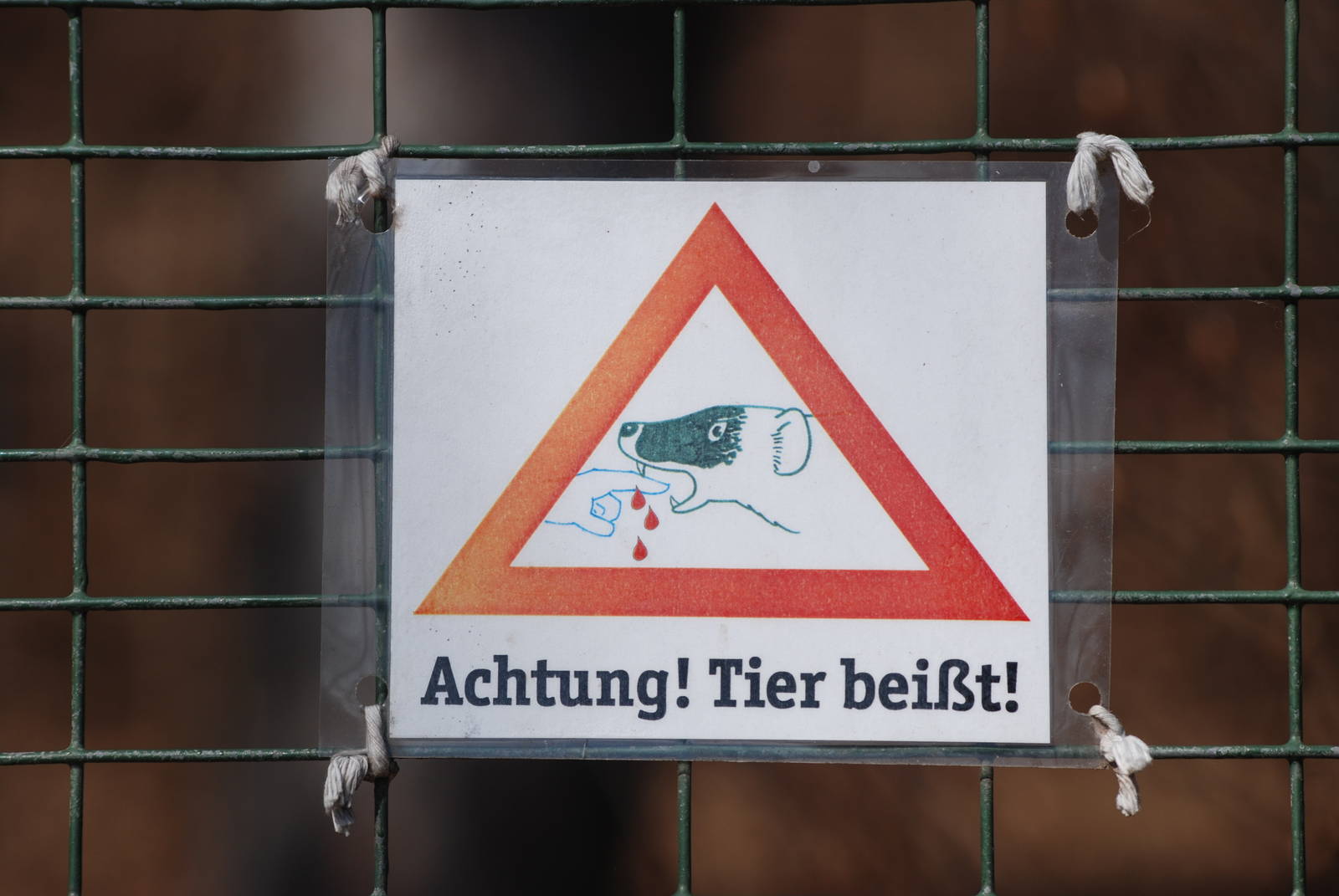 Pleasingly-specific Signage (Part 1) at Erfurt, 18/03/15