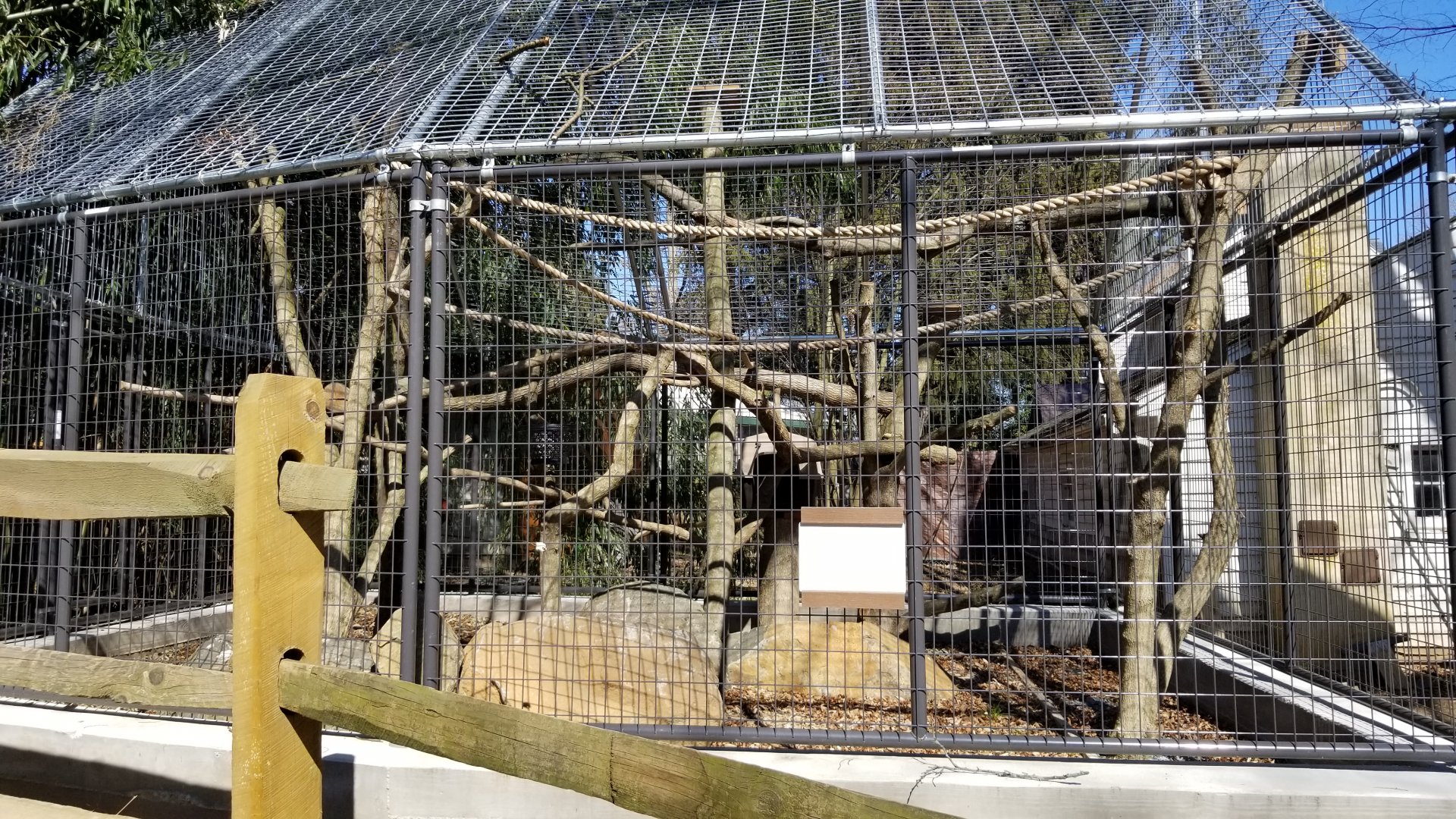 Plumpton Park Zoo - Empty exhibit at entrance