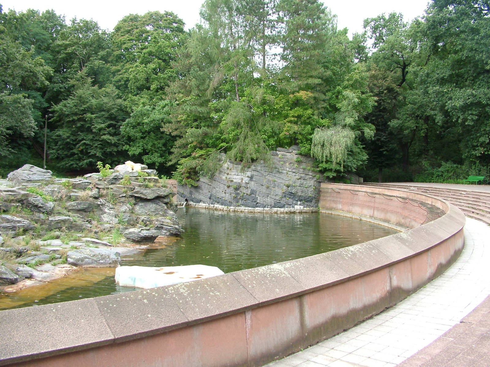 Polar Bear Exhibit at Tierpark Berlin, 30/08/11