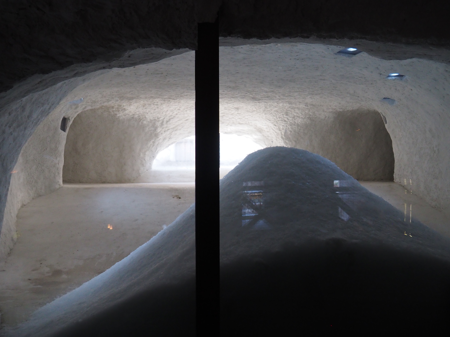 Polar bear ice cave, 2020-09-02