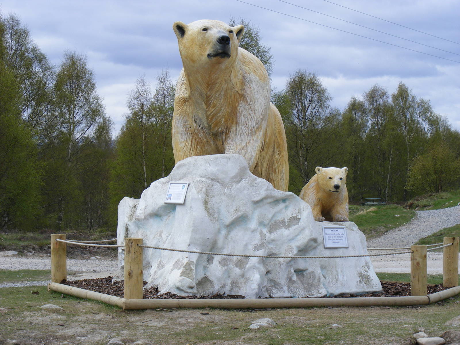 Polar bear statue at Highland Wildlife Park, 17 May 2010