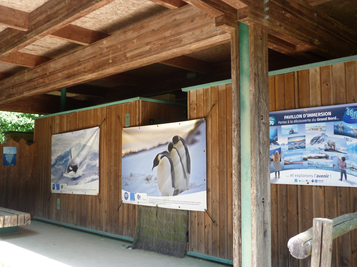 Polar photo display pavillion -Zoodyssée (2025)
