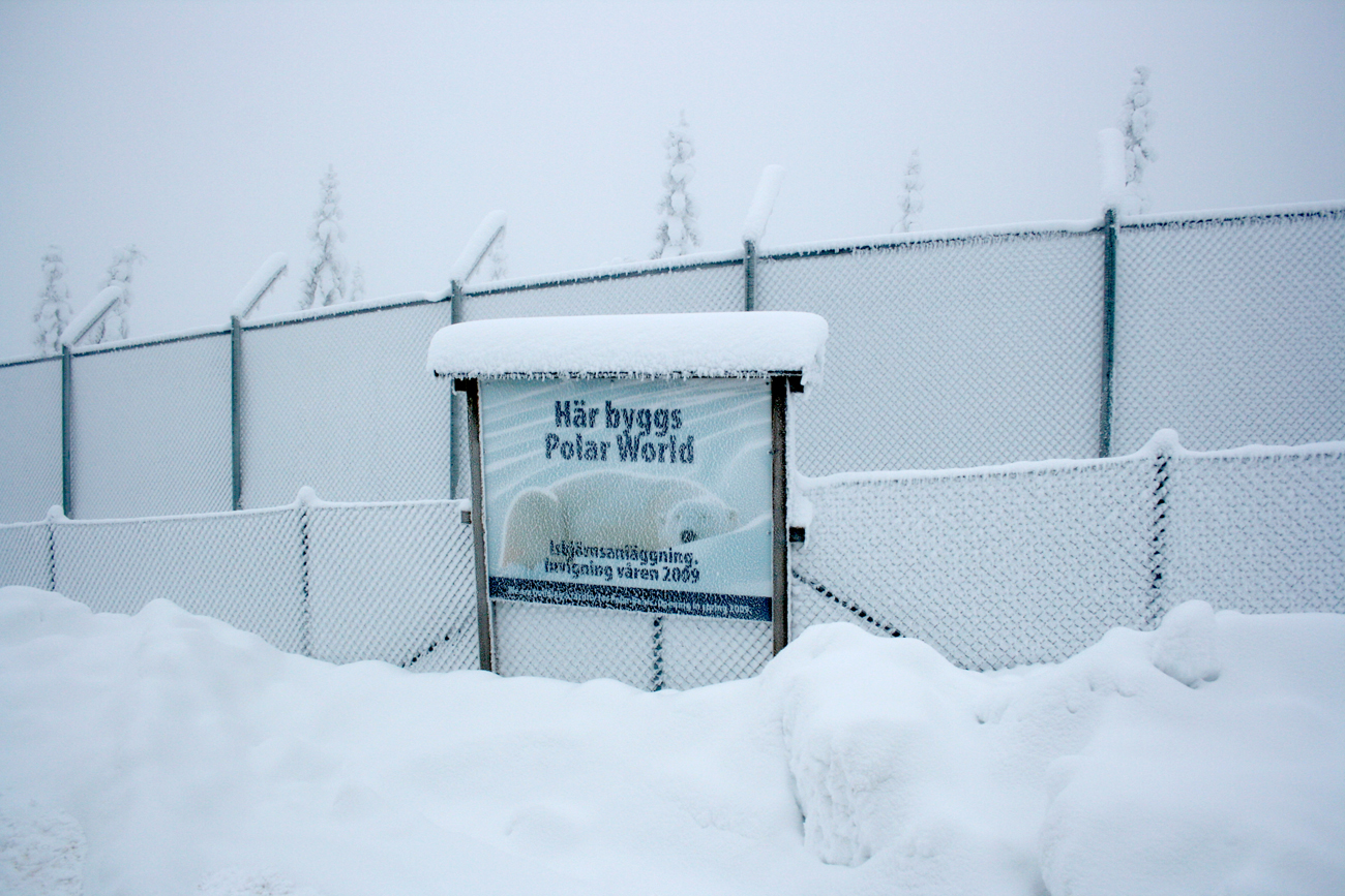 Polar World construction sign - Orsa Bearpark