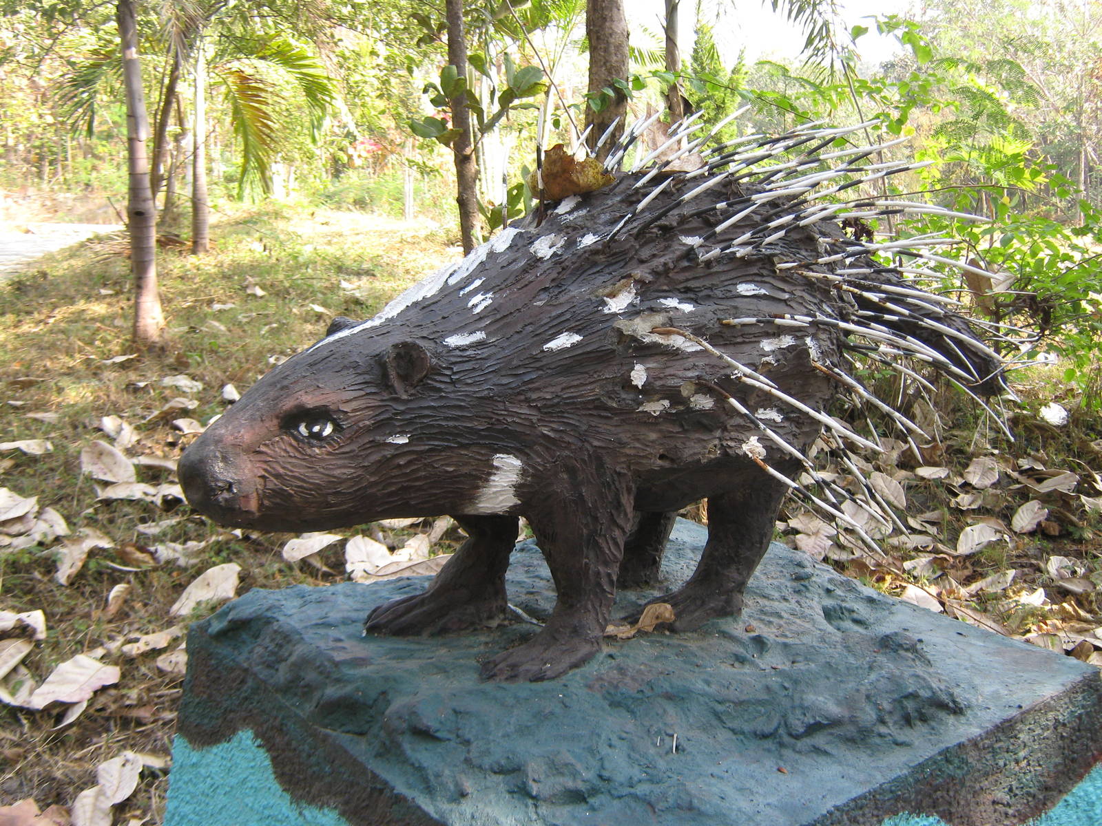 porcupine statue