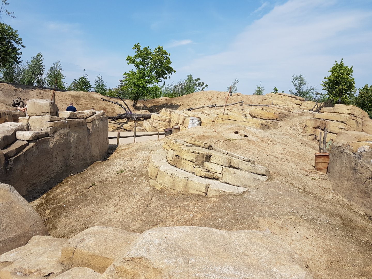 Prairie dog walk-through enclosure