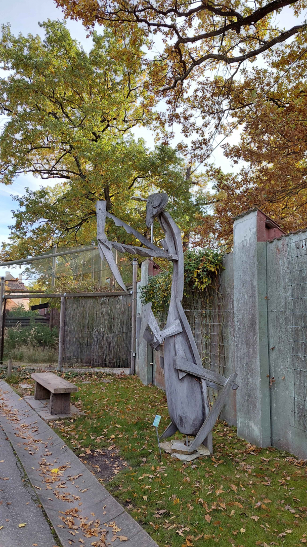 Praying mantis statue